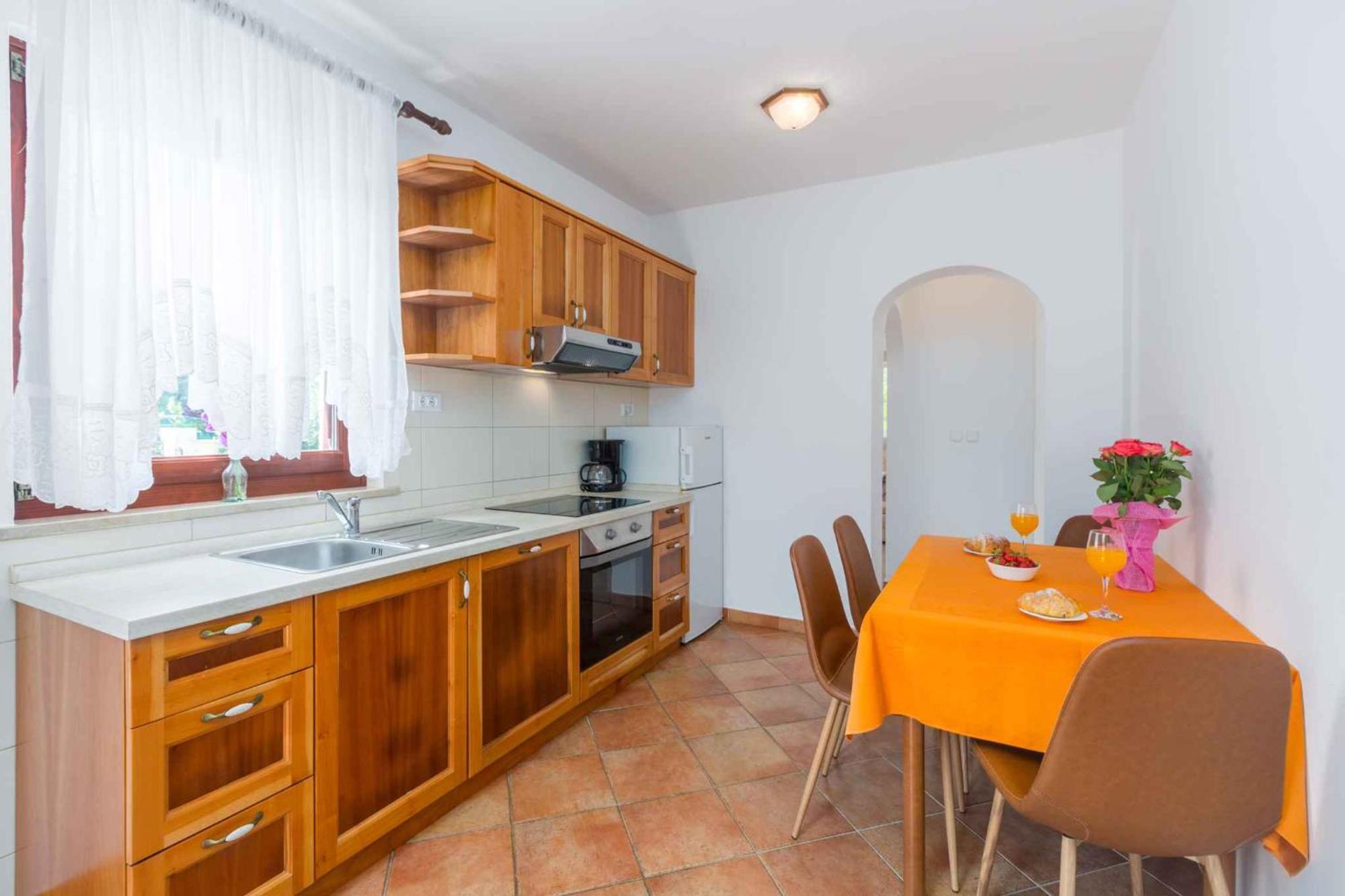 Apartment In 43010 Poreč