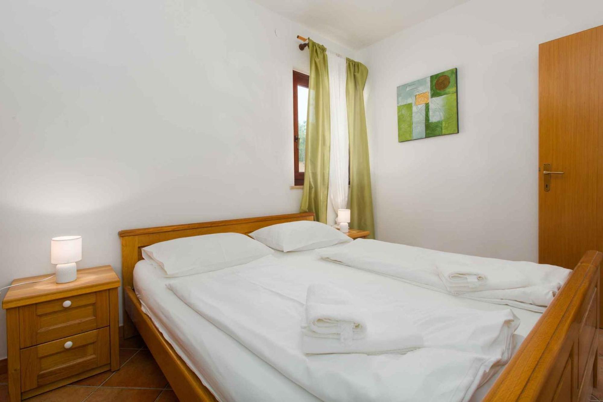 Apartment In 43010 Poreč